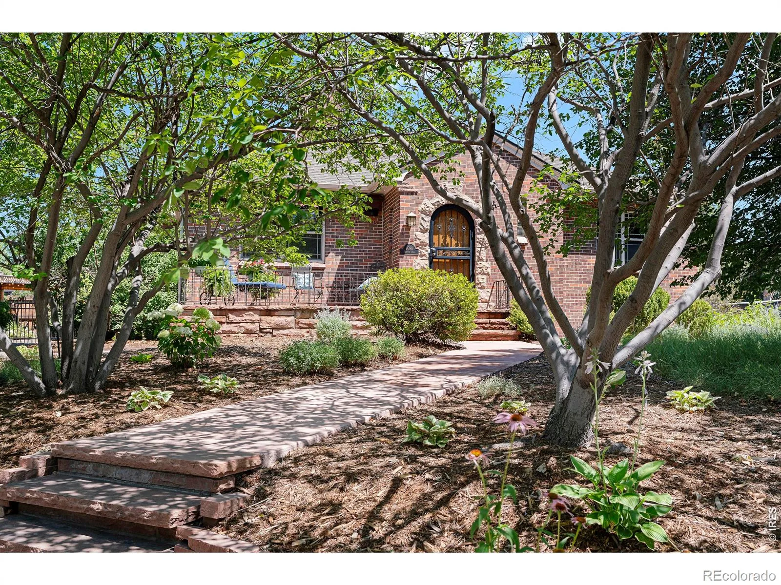 1090 Bonnie Brae Boulevard Denver CO 80209 | MLS #REC9779433 09232026091832 1600 1