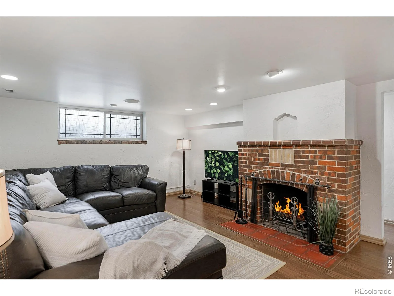 1090 Bonnie Brae Boulevard Denver CO 80209 | MLS #REC9779433 09232026091832 1600 24
