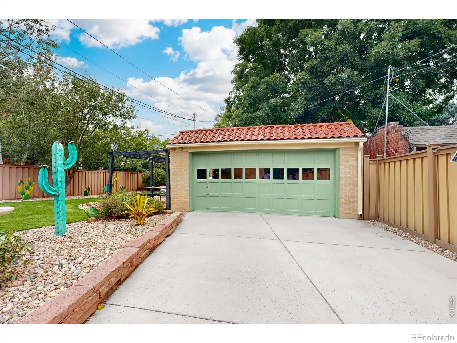 665 Ivy Street Denver CO 80220 | MLS #RECIR1069684 10162026013340 1600 44