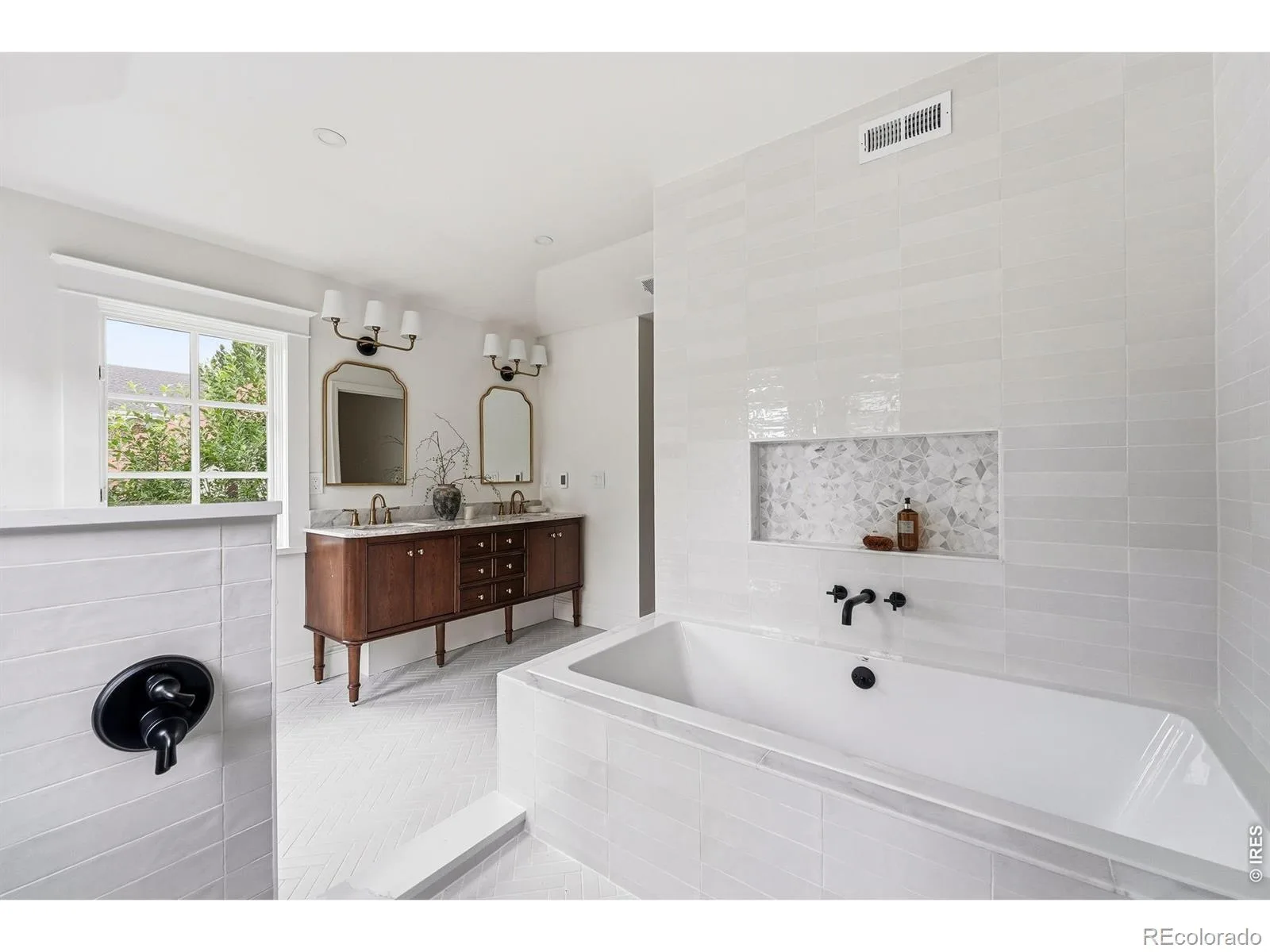 680 Albion Street Denver CO 80220 | MLS #RECIR1069709 10012026014321 1600 24