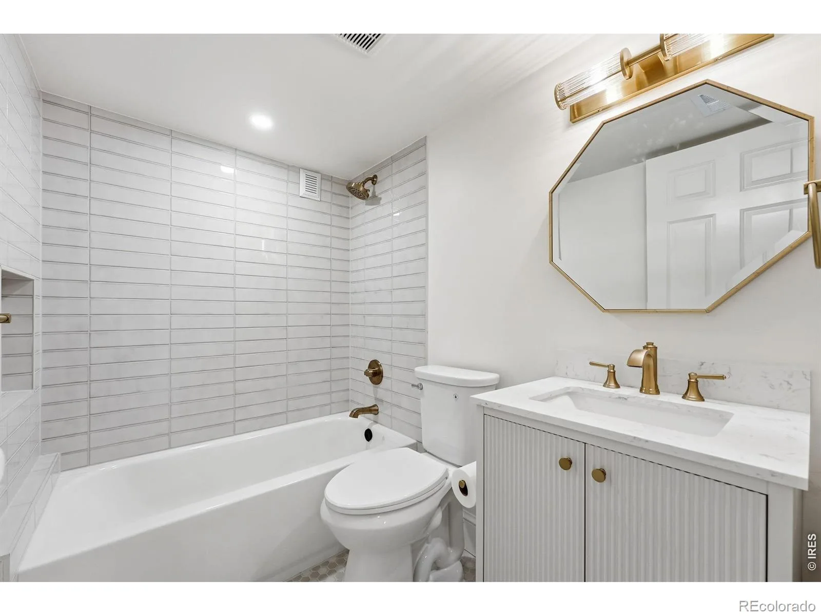 680 Albion Street Denver CO 80220 | MLS #RECIR1069709 10012026014321 1600 33
