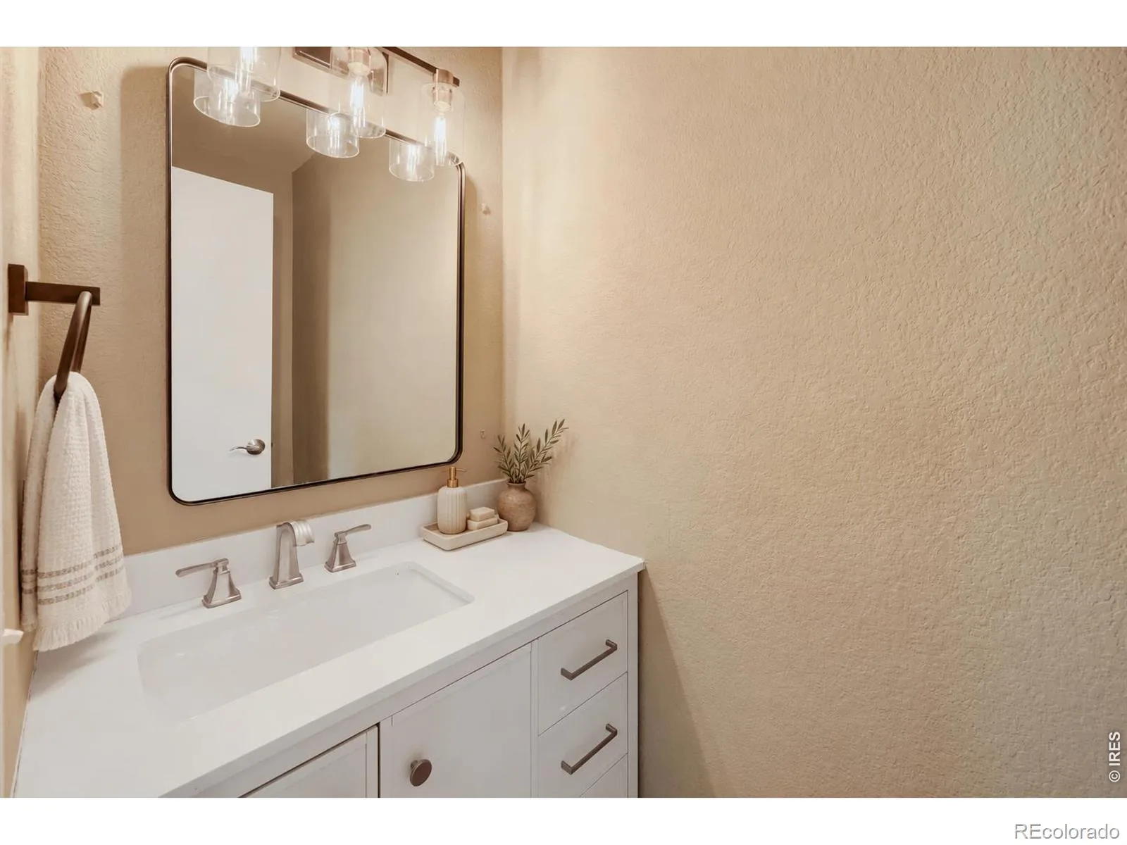 15648 E Mexico Avenue Aurora CO 80017 | MLS #RECIR1069986 10082026003917 1600 5