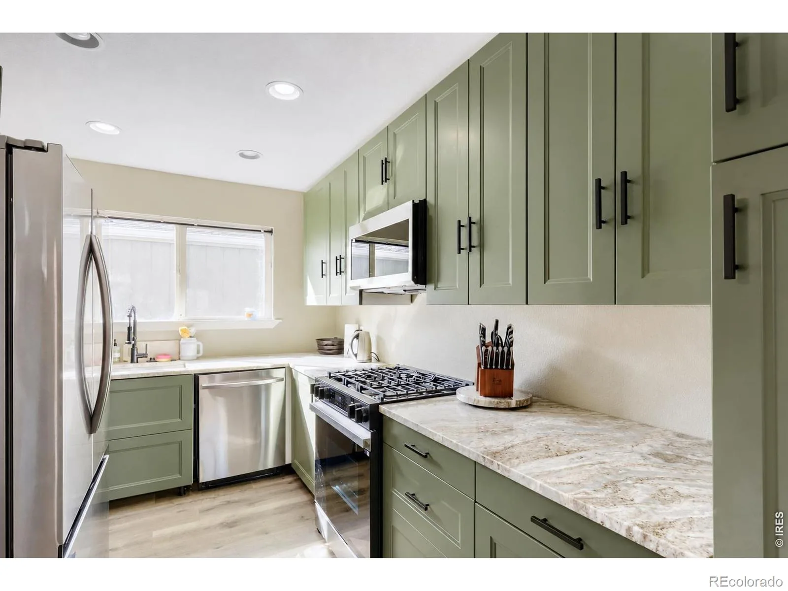 15648 E Mexico Avenue Aurora CO 80017 | MLS #RECIR1069986 10082026003917 1600 7