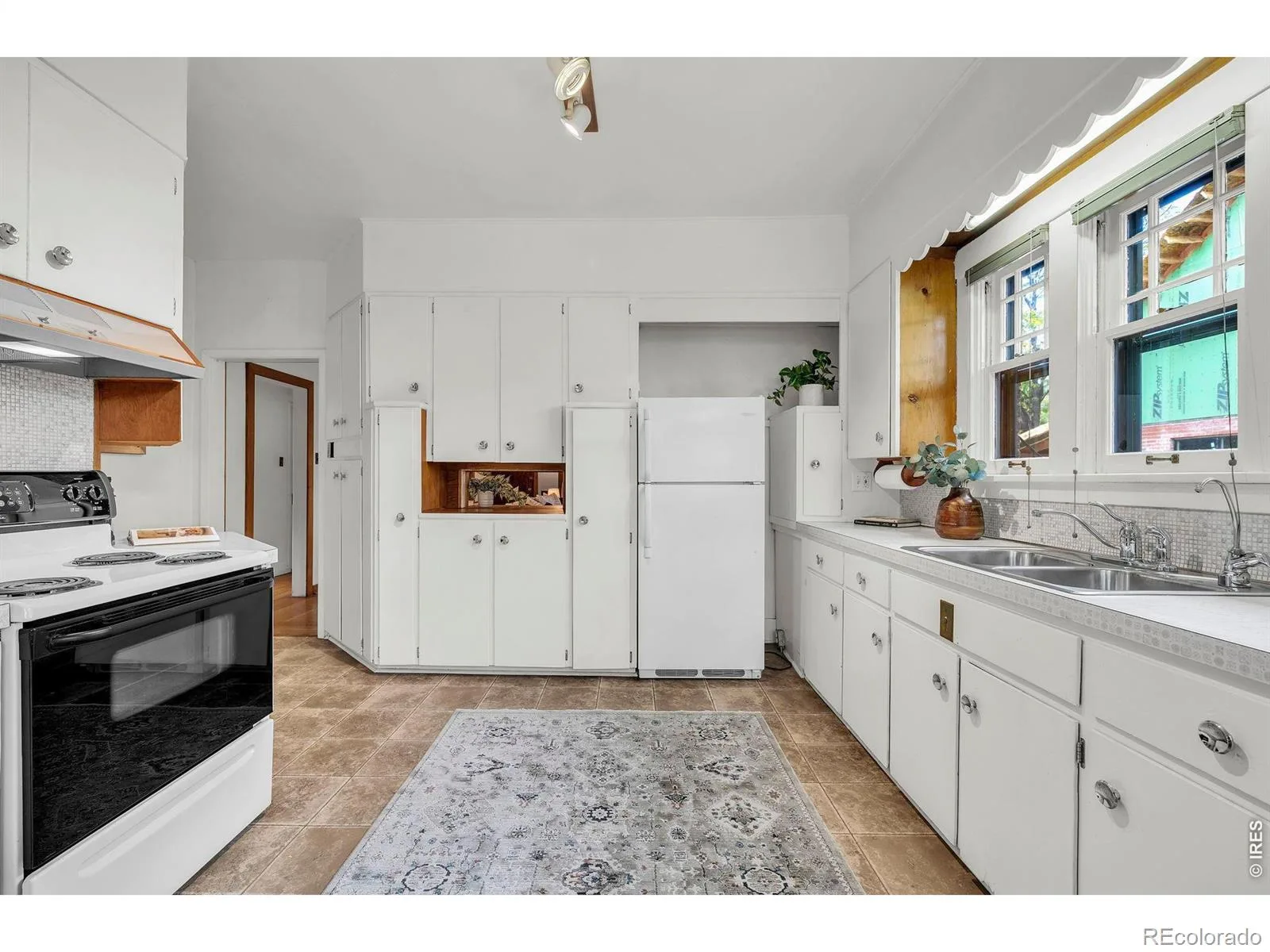 685 S Emerson Street Denver CO 80209 | MLS #RECIR1070773 10172026014749 1600 11