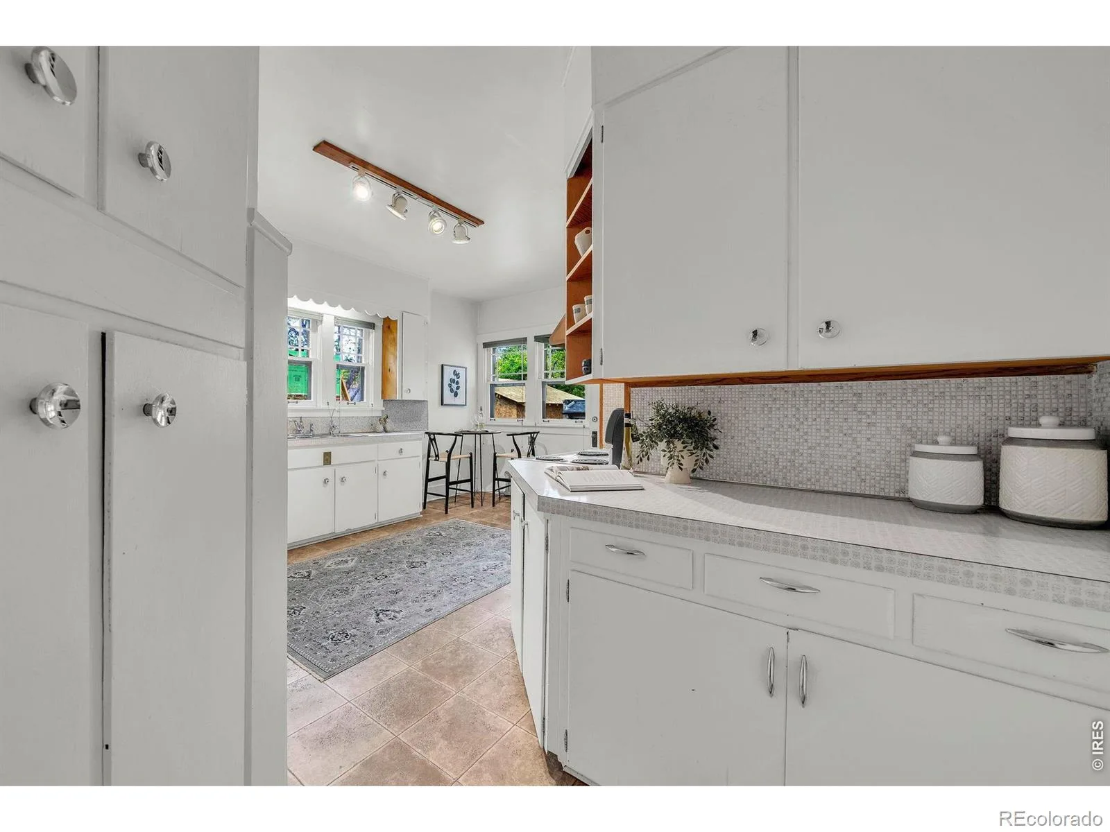 685 S Emerson Street Denver CO 80209 | MLS #RECIR1070773 10172026014749 1600 12
