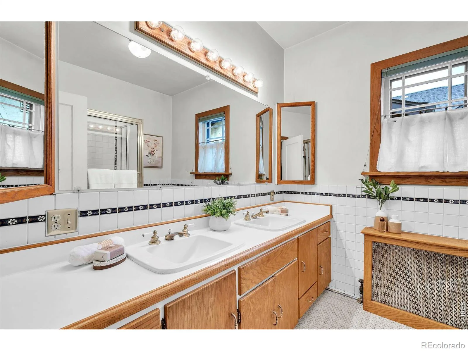 685 S Emerson Street Denver CO 80209 | MLS #RECIR1070773 10172026014749 1600 16