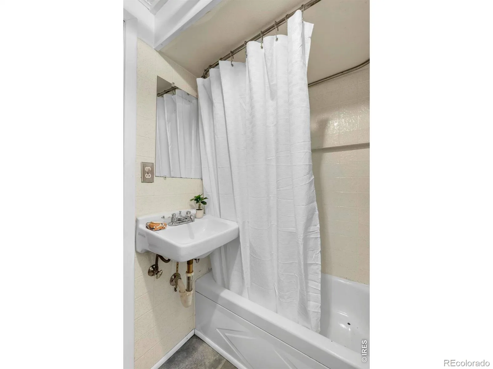 685 S Emerson Street Denver CO 80209 | MLS #RECIR1070773 10172026014749 1600 30